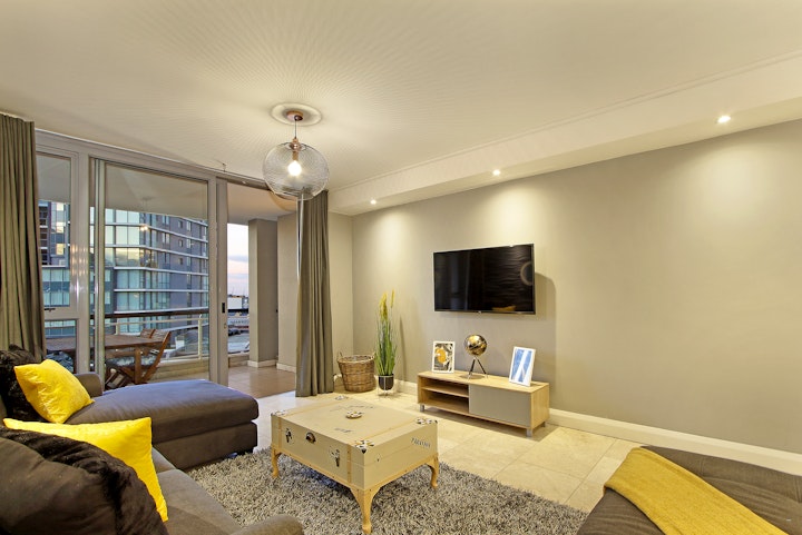 City Bowl Accommodation at Canal Quays 606 Apartment | Viya