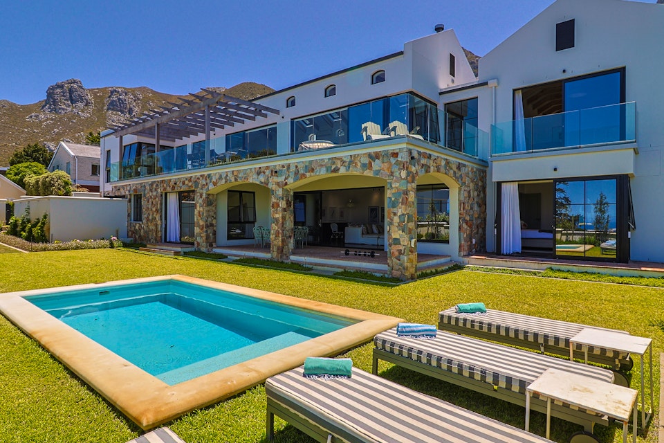 Hermanus Accommodation at  | Viya