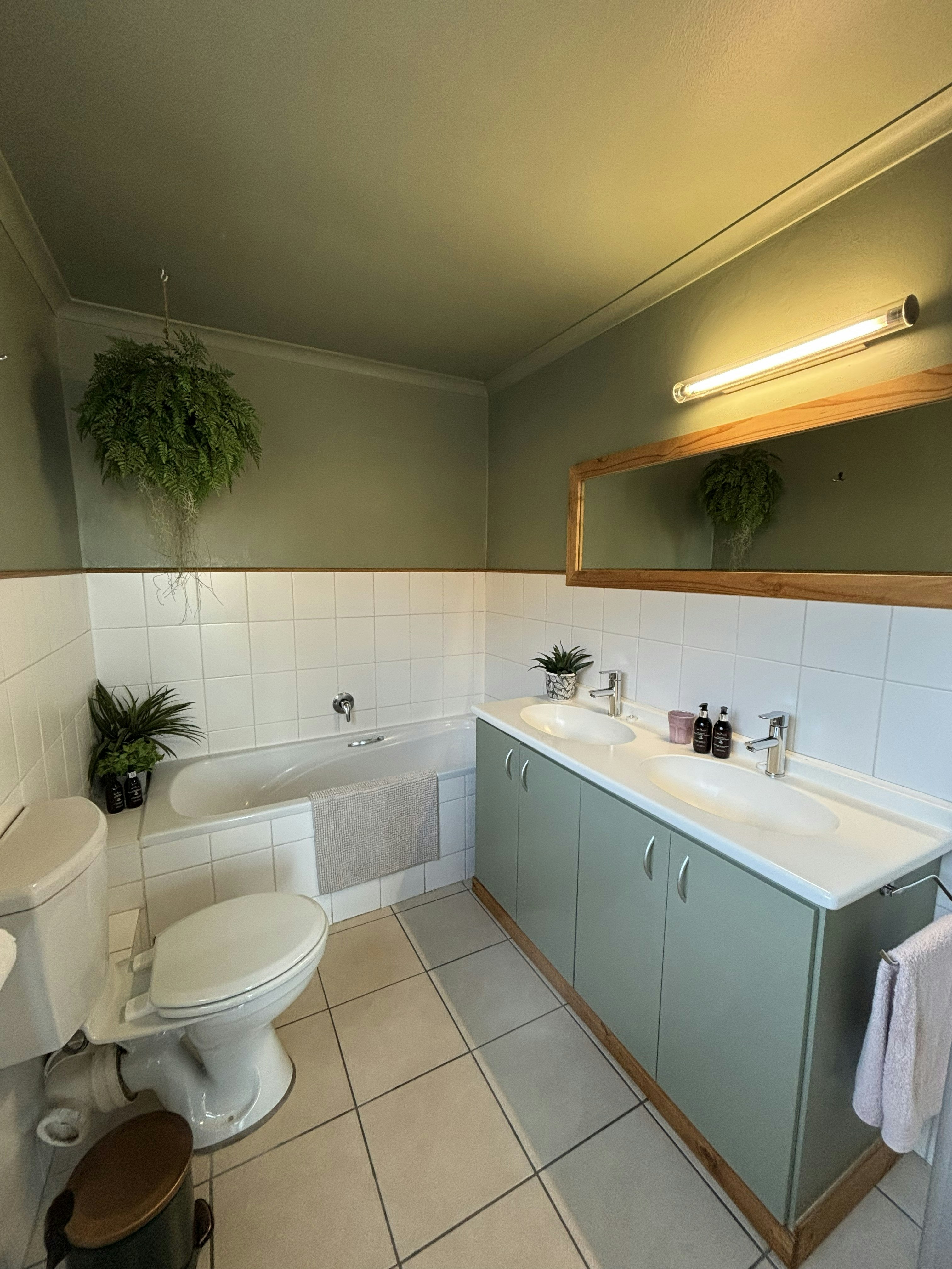 Luxury Top-Floor Retreat image no 41 of 82
