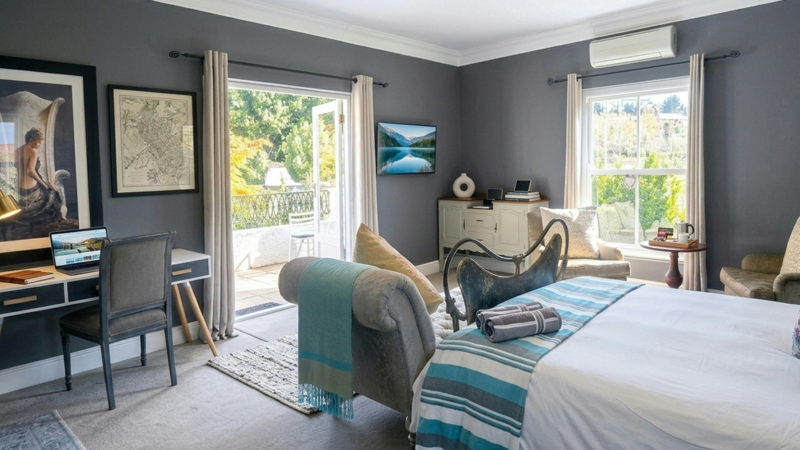 Sandmartins Luxury Villa image no 10 of 55