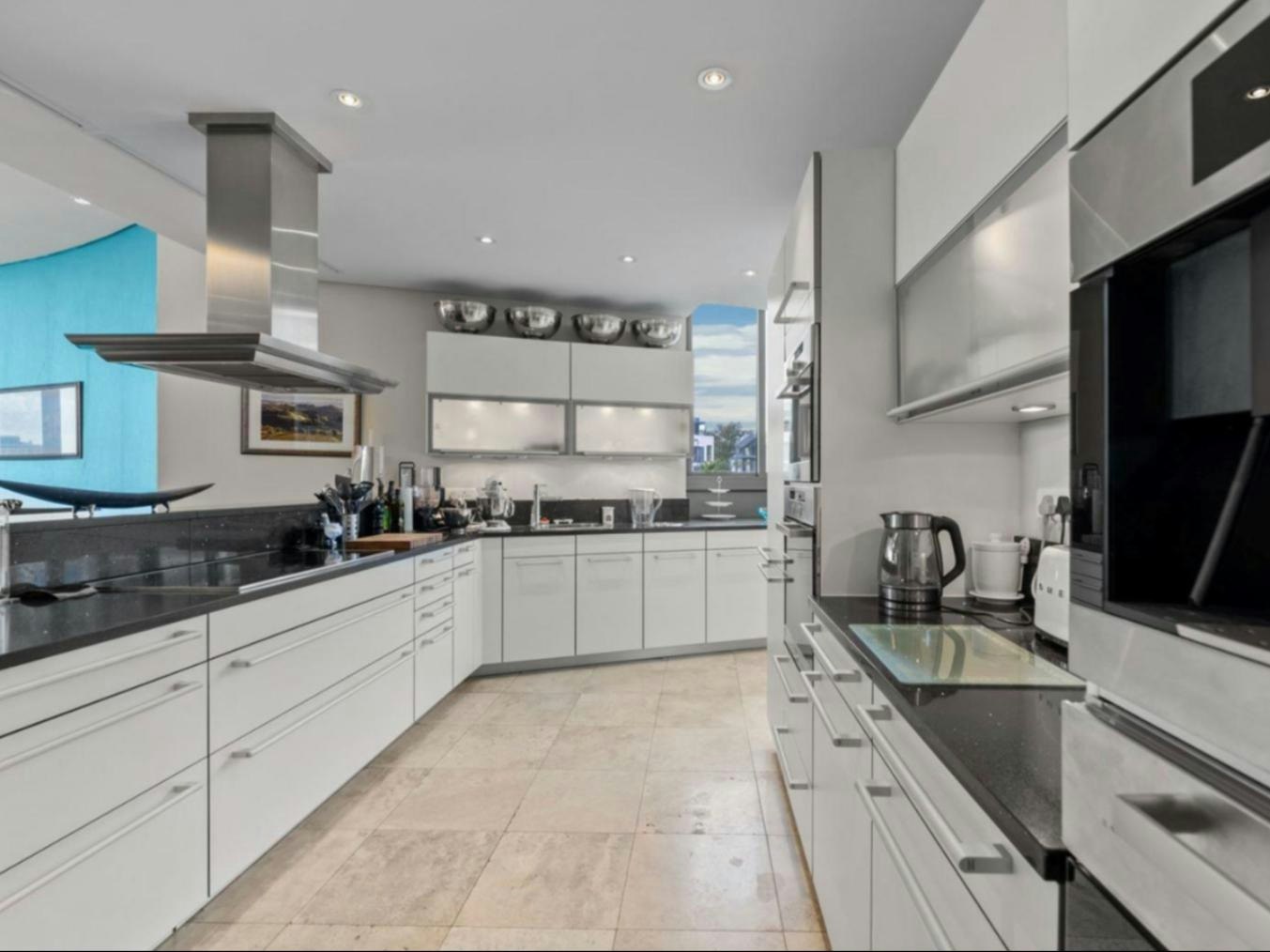 Mountain Marina - Three Bedroom Luxury Premier 2 image no 4 of 17
