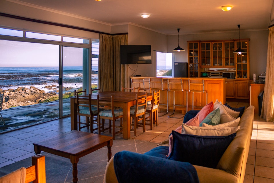 Hermanus Accommodation at  | Viya