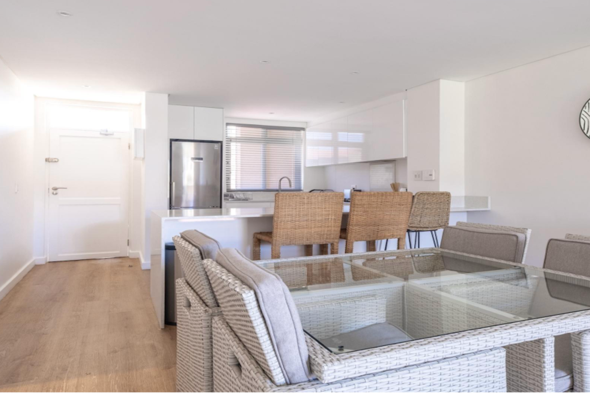 Exec 2 Bed Apartment The Island Club image no 10 of 17
