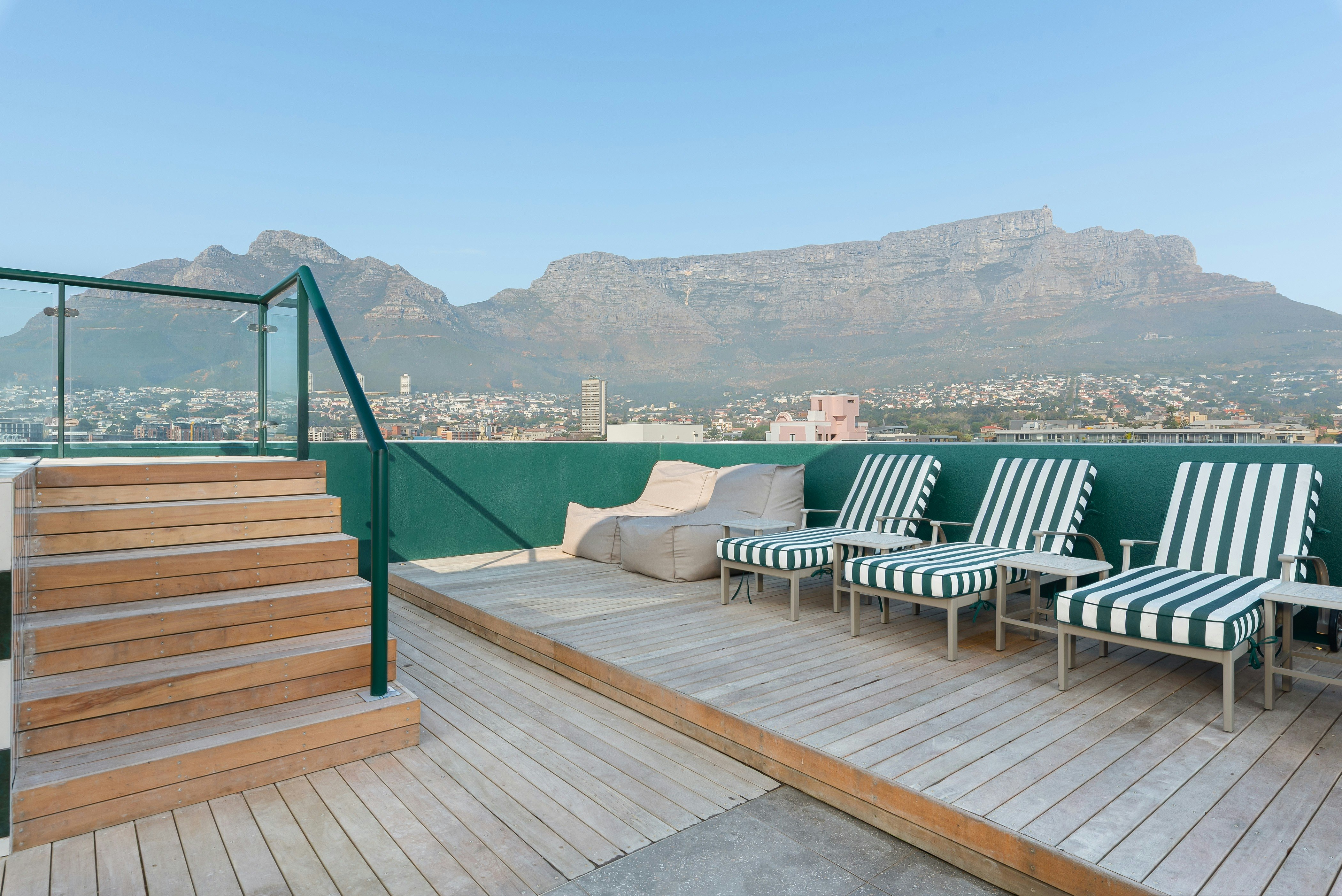TenOnV | Designer Studio with Table Mountain Views image no 2 of 13