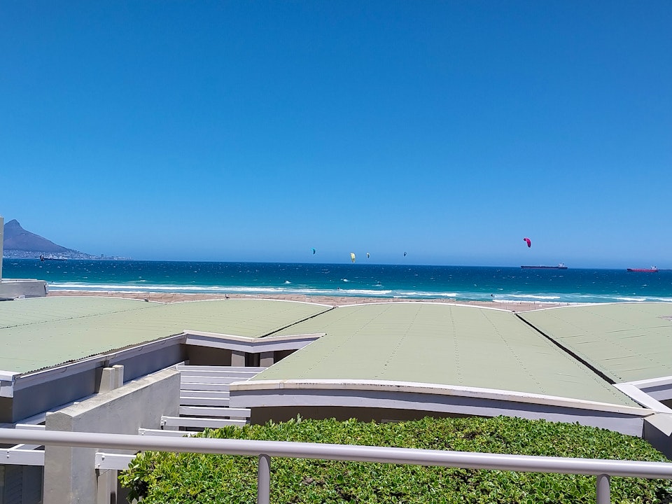 Bloubergstrand Accommodation at  | Viya