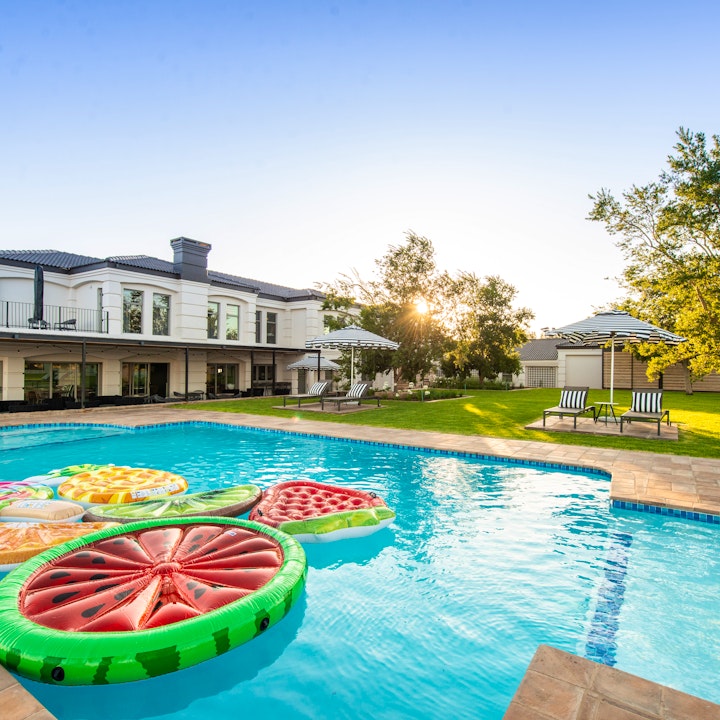 North West Accommodation at The Feather Hill Boutique Hotel | Viya