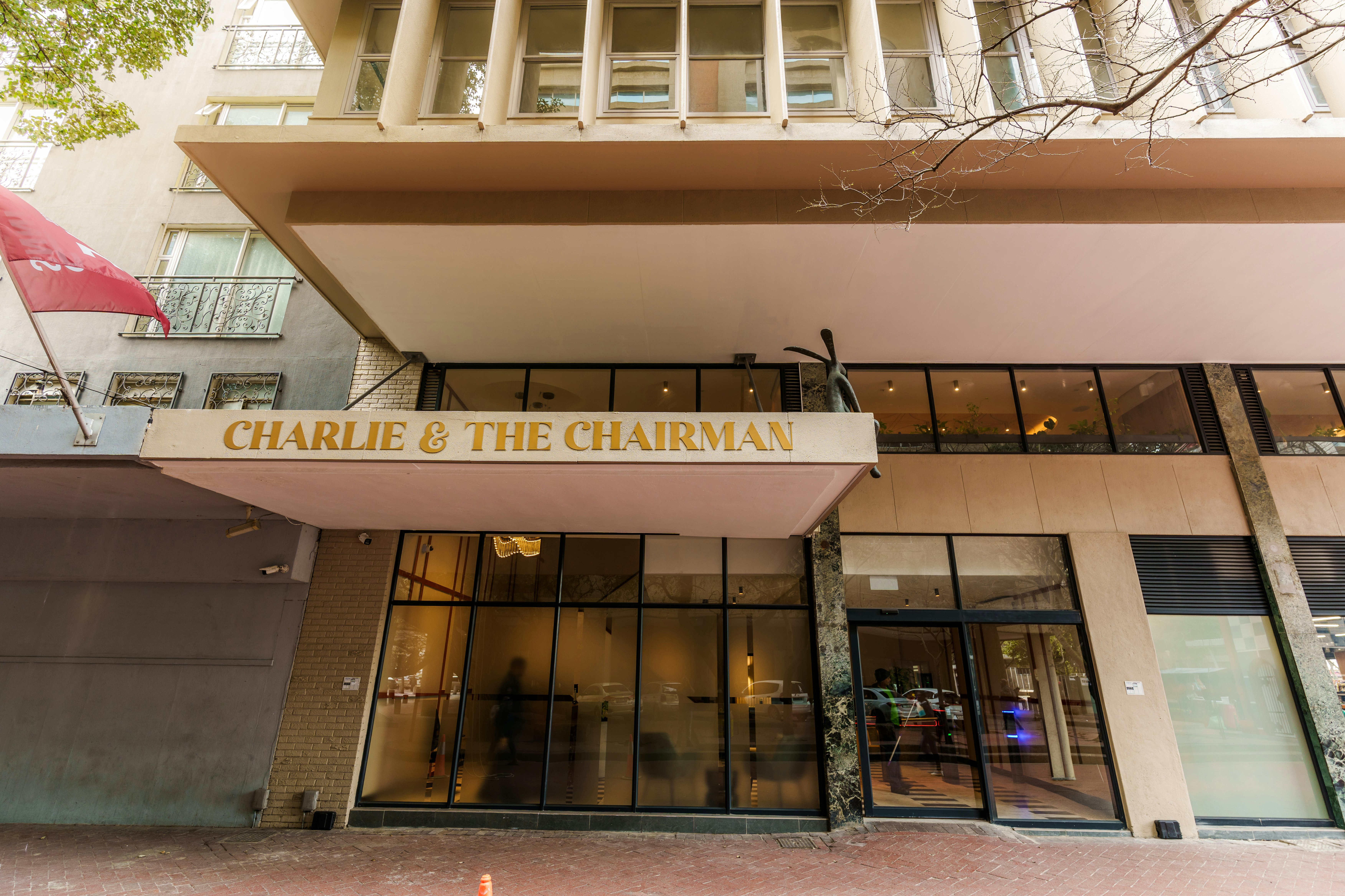 Charlie and the Chairman Apartment image no 21 of 27