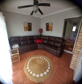 Jeffreys Bay Accommodation at Chardonnay Holiday Apartment | Viya