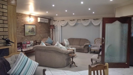 Jeffreys Bay Accommodation at  | Viya