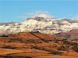 Drakensberg Accommodation at River Crossing | Viya