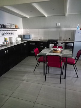 Southern Suburbs Accommodation at Magnolia Cottage | Viya