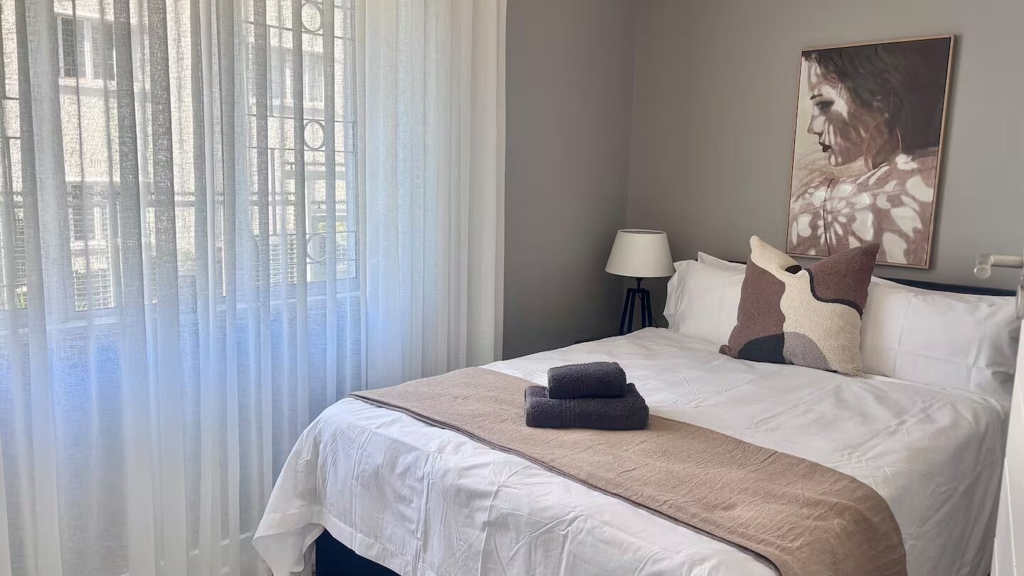 Sea Point Gem image no 17 of 25