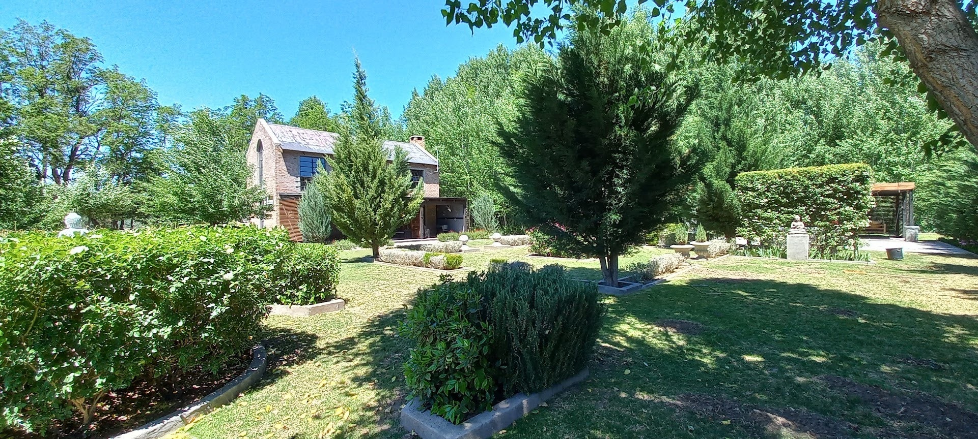 Furrows Lodge.