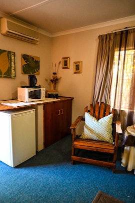 Karoo Accommodation at Emthanjeni Lodge | Viya