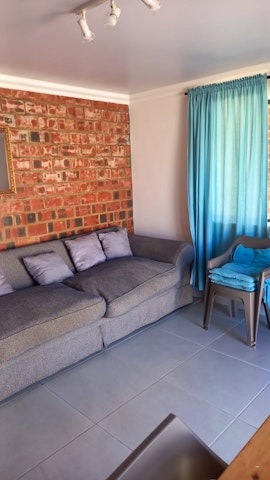 Struisbaai Accommodation at Kommaweer | Viya