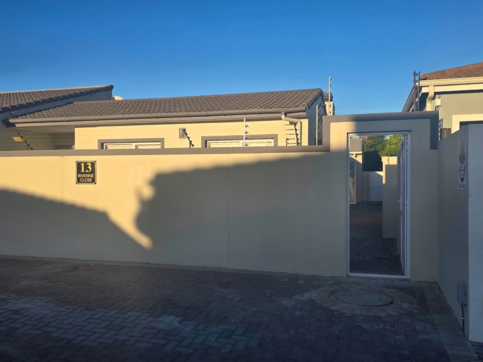 Bloubergstrand Accommodation at  | Viya