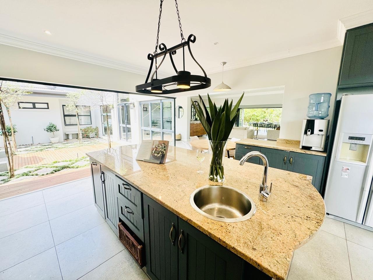 Cussonia Way Paradise HL1463: image no 12 of 37