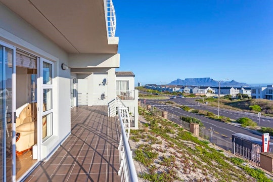 Bloubergstrand Accommodation at  | Viya