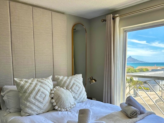 Bloubergstrand Accommodation at  | Viya