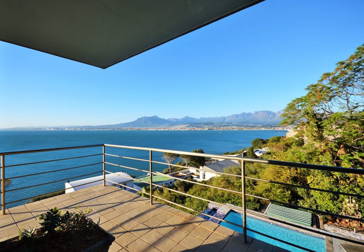 Gordon's Bay Villa with Sea and Mountain Views image no 35 of 38