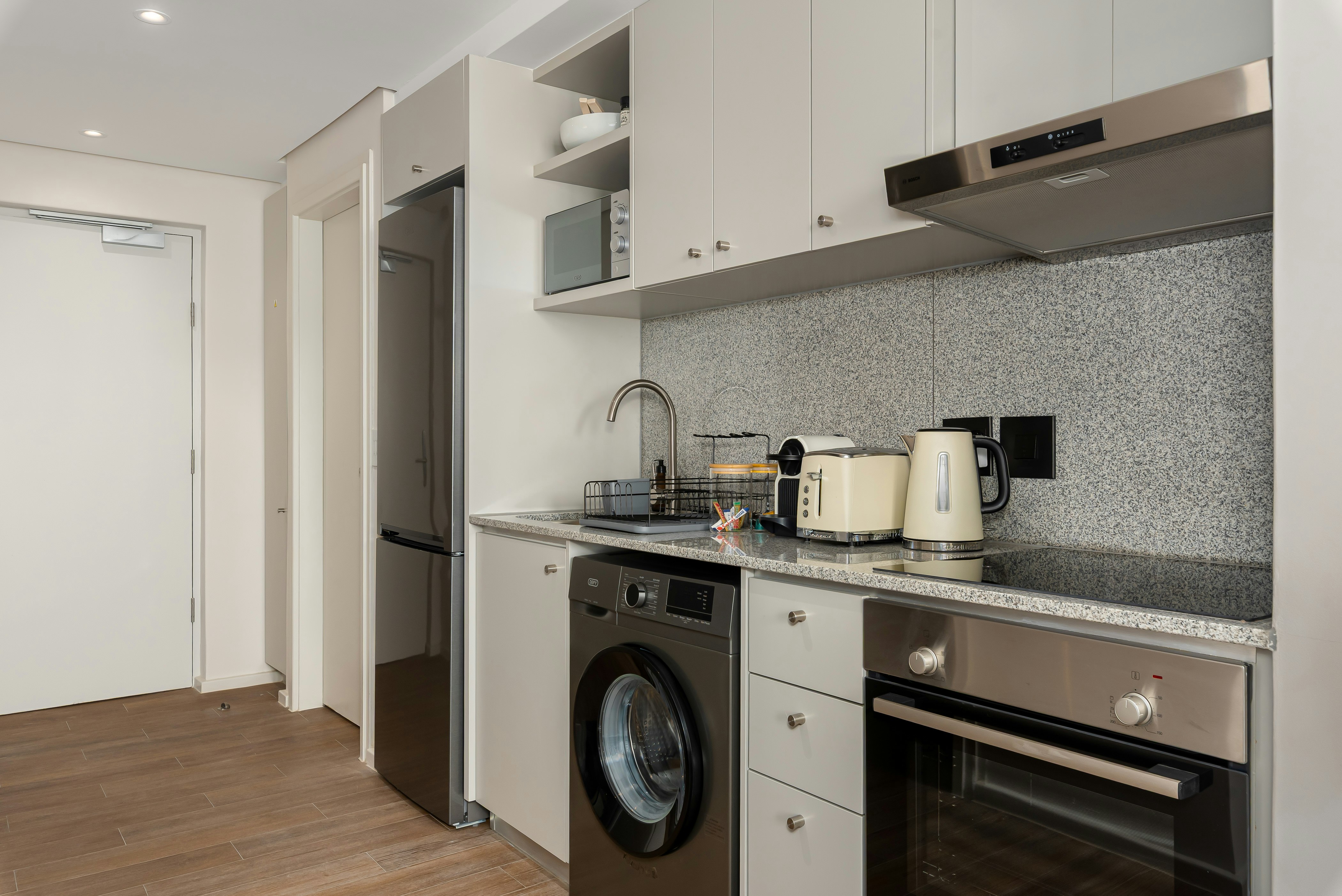 Dolce Vita Stylish Sea Point Retreat image no 5 of 15