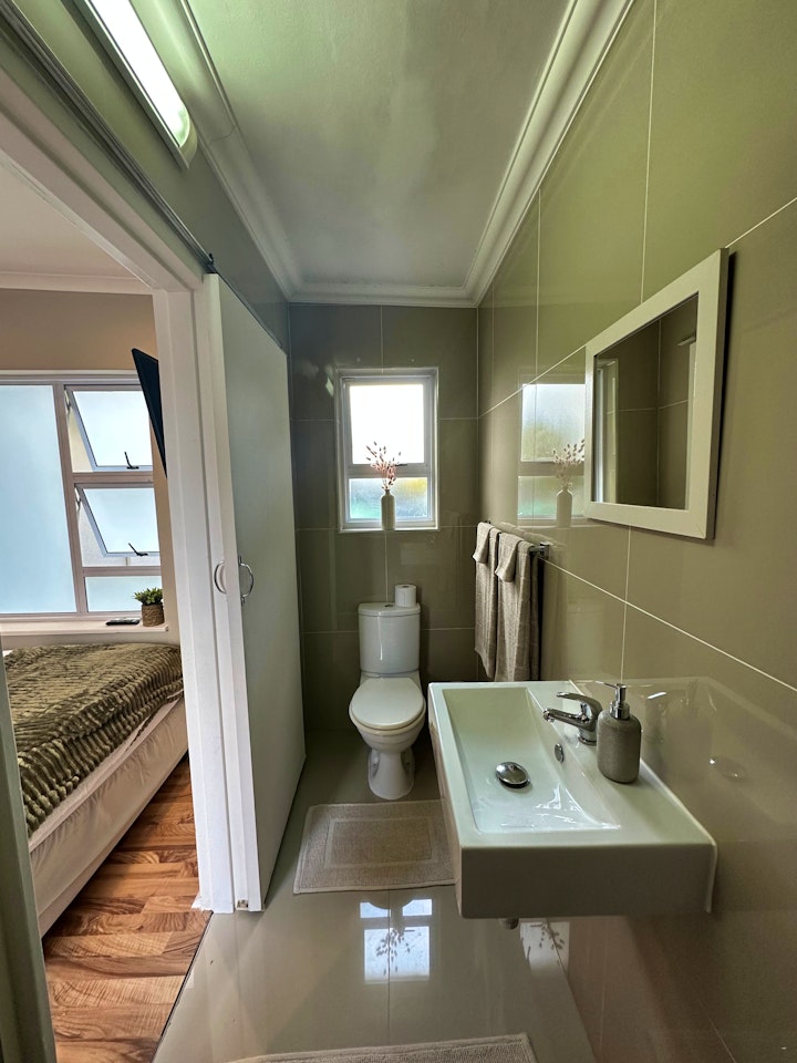 Western Cape Accommodation at Camellia Cottage: Courtyard Room | Viya