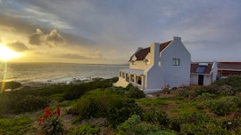 West Coast Accommodation at Whale Watch | Viya