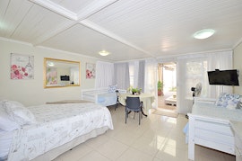 Bloubergstrand Accommodation at  | Viya