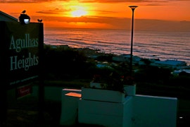 Struisbaai Accommodation at Agulhas Heights Self-catering Cottages | Viya