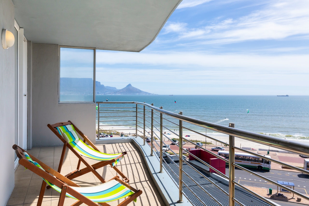 Bloubergstrand Accommodation at  | Viya