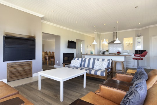 Hermanus Accommodation at  | Viya