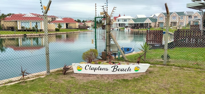 Jeffreys Bay Accommodation at Claptons Beach 2 | Viya