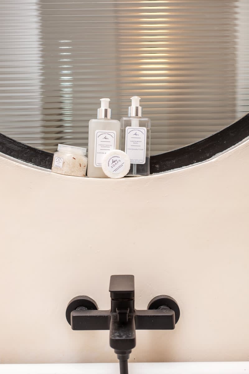 Love My Spacious Habitat - 1 Bedroom Penthouse image no 30 of 45