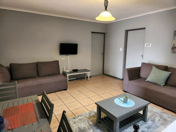 Cape Town Accommodation at Smithland 4-Bedroom House | Viya