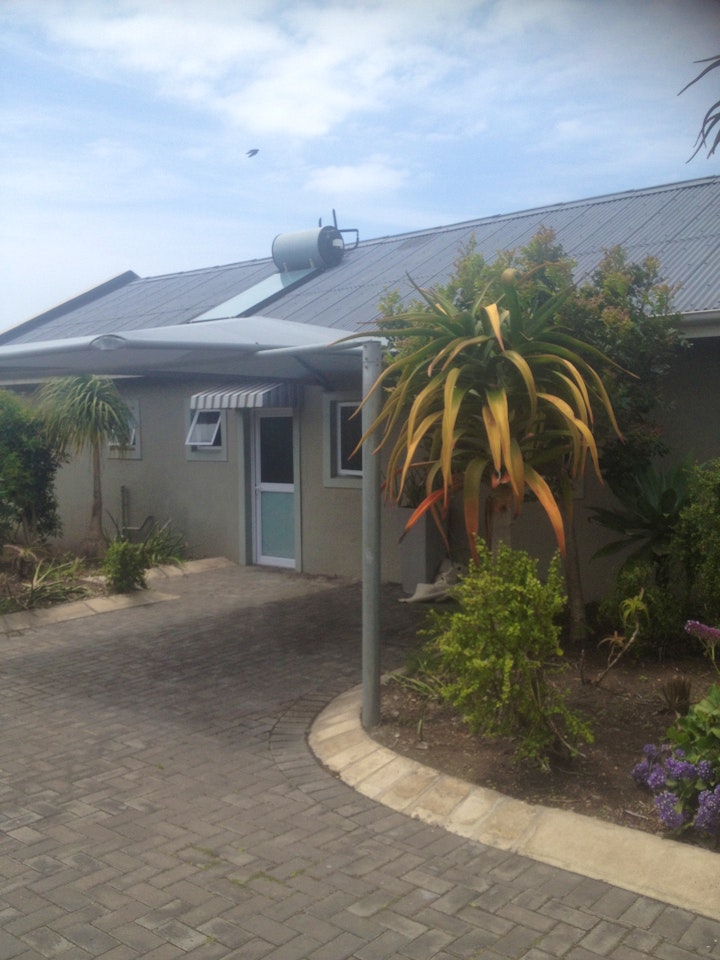 Eastern Cape Accommodation at Cannon Rocks Beach Suites | Viya