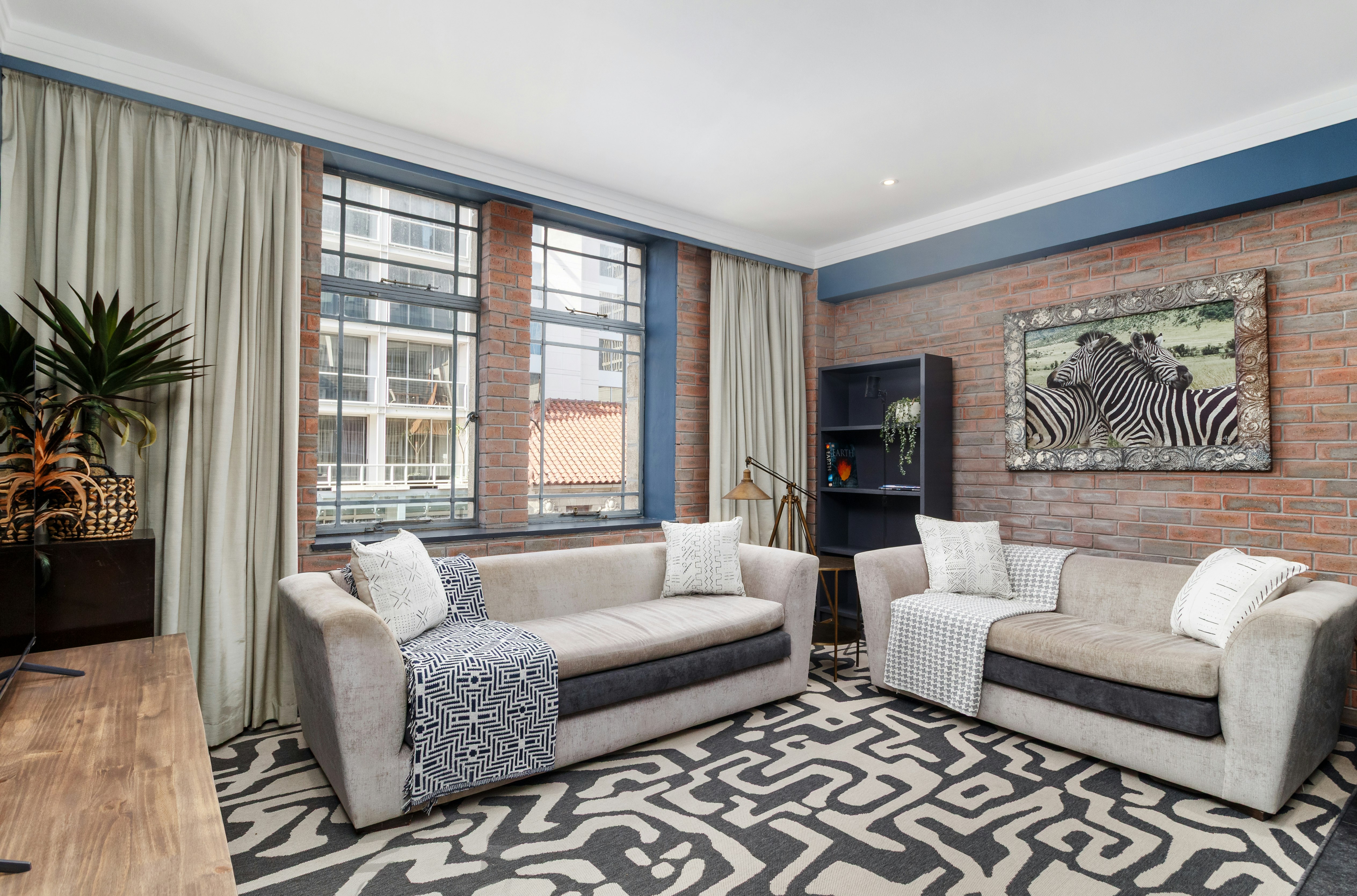 Retro CBD Escape Pool and City Living image no 13 of 18