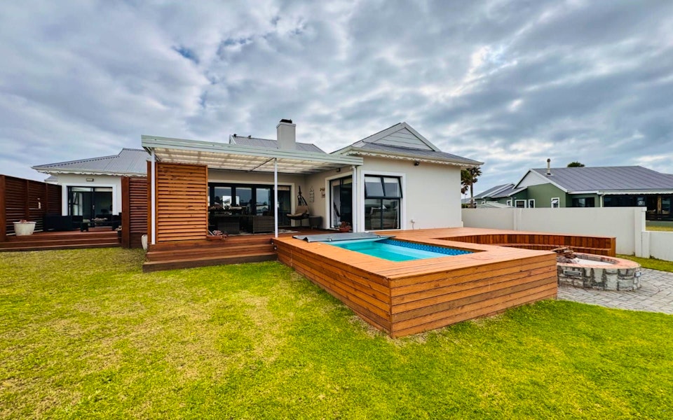 Jeffreys Bay Accommodation at  | Viya