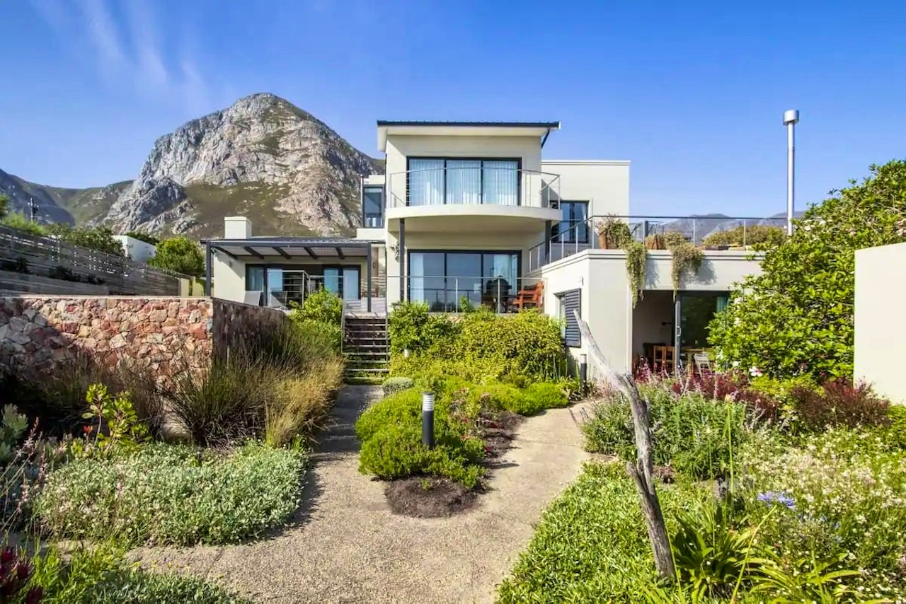 Hermanus Accommodation at  | Viya