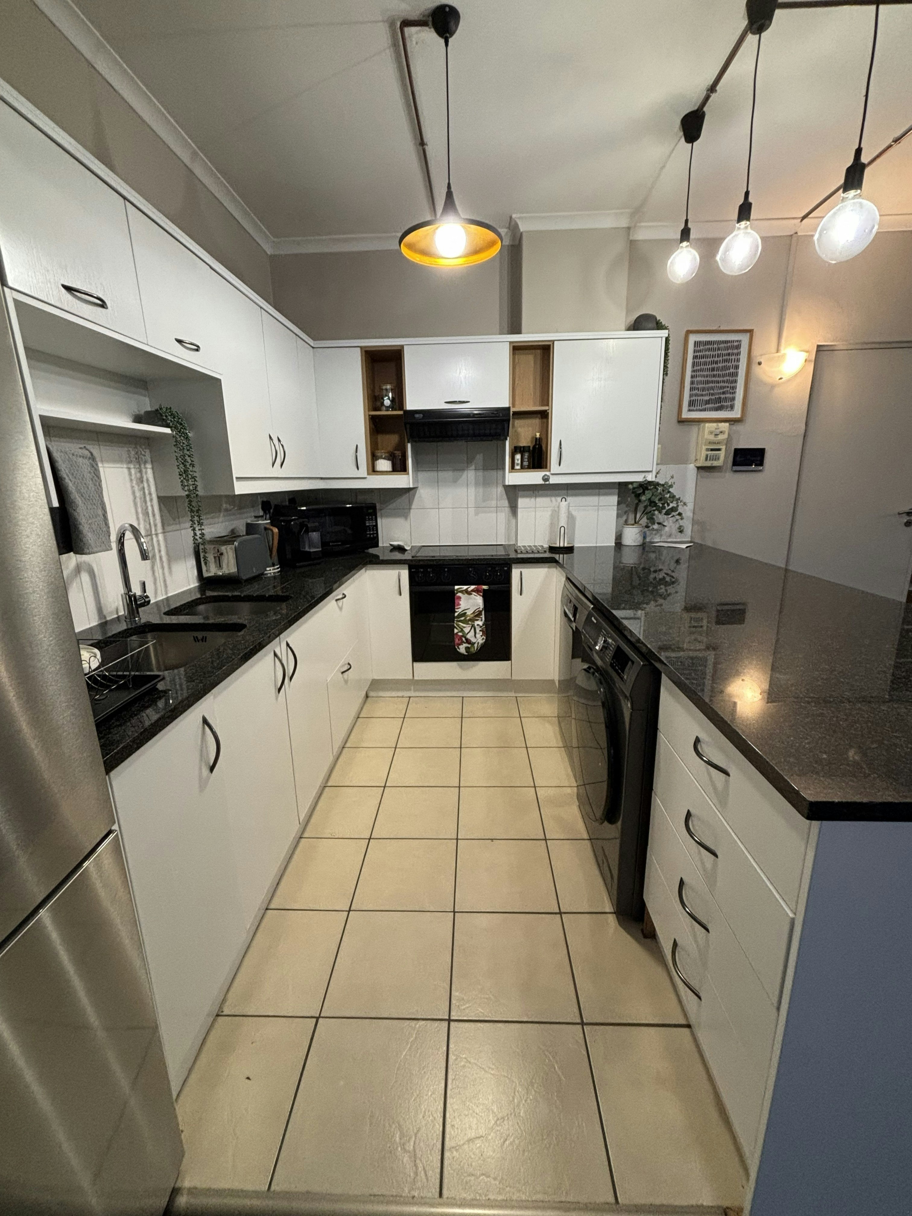 Luxury Top-Floor Retreat image no 23 of 82