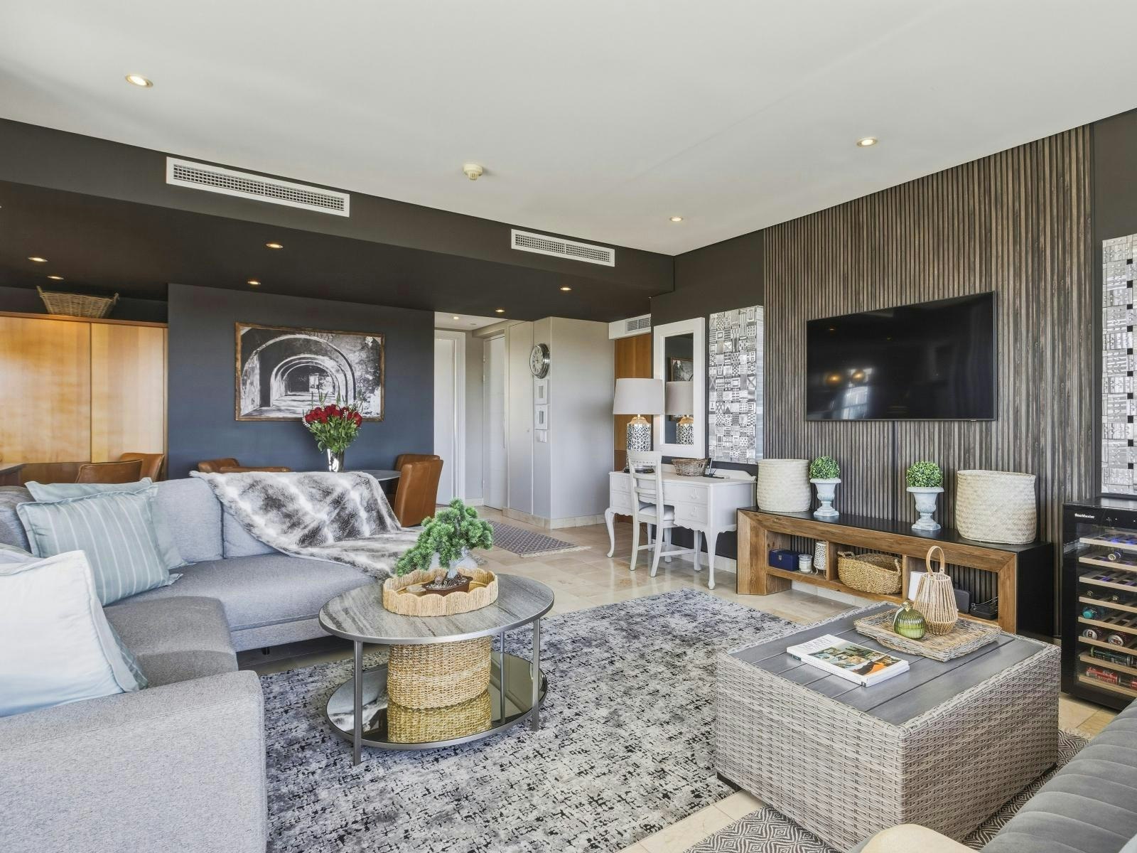 Mountain Marina - One Bedroom Luxury Premier 1 image no 16 of 25