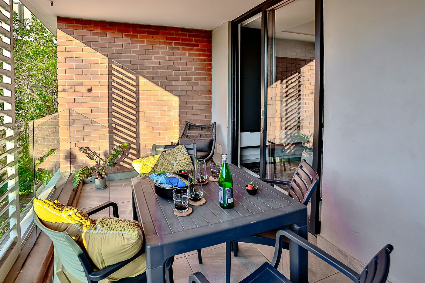 Stylish Sibaya Apartment | Pool & Inverter image no 1 of 31
