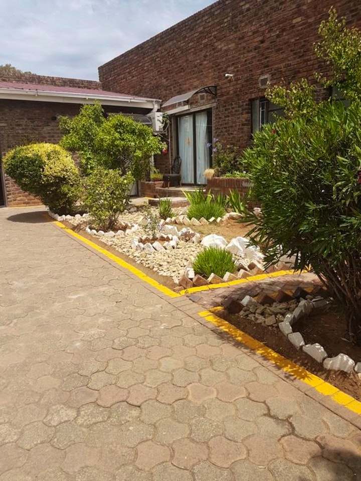 Eastern Cape Accommodation at Aliwal Villa Guest Lodge | Viya