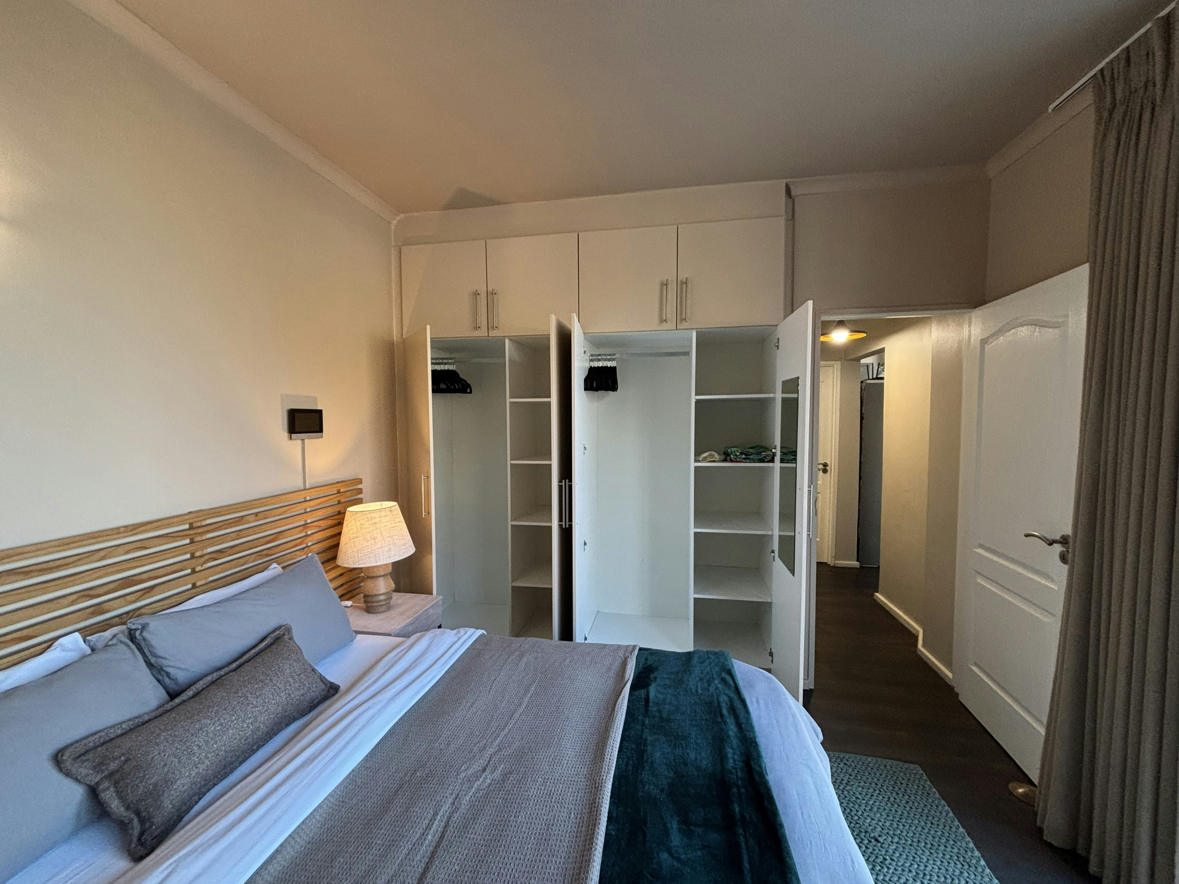 Luxury Top-Floor Retreat image no 35 of 82