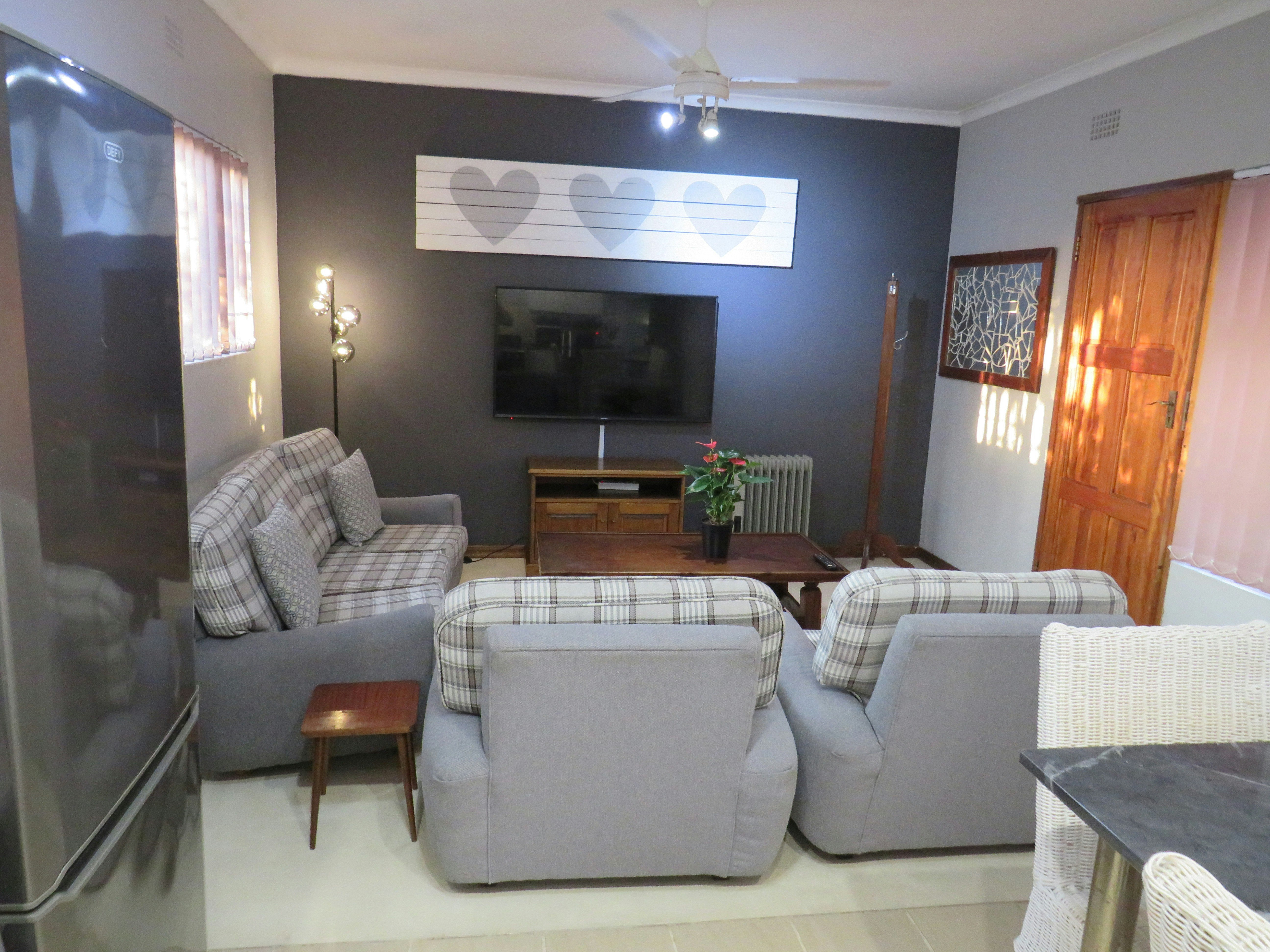 Coral Cottage image no 1 of 7
