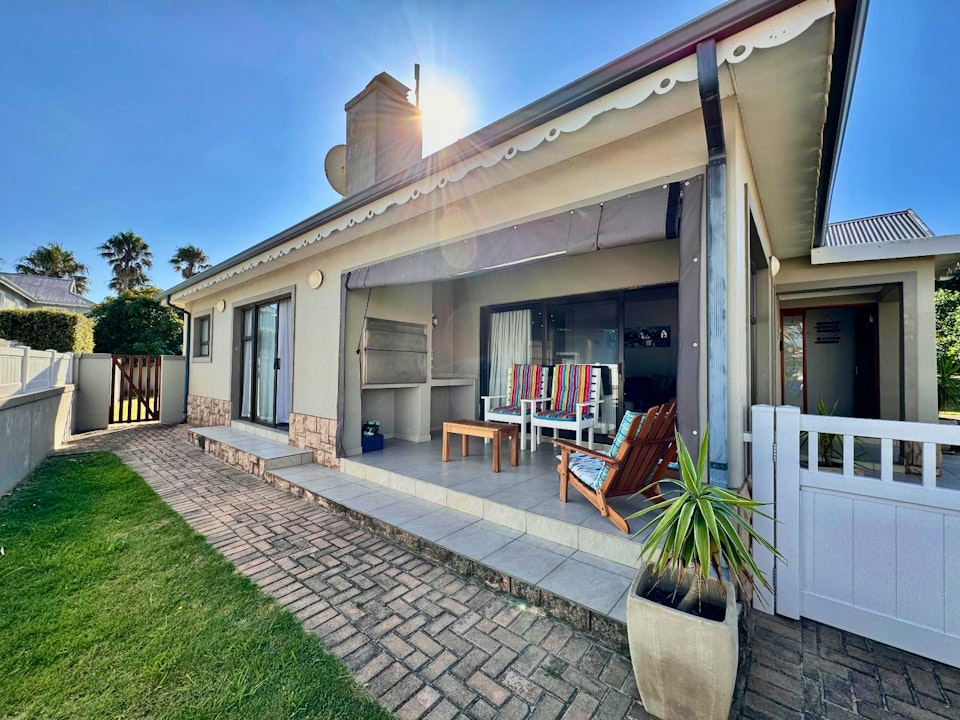 Jeffreys Bay Accommodation at  | Viya