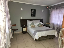 Limpopo Accommodation at Thatch Palace | Viya