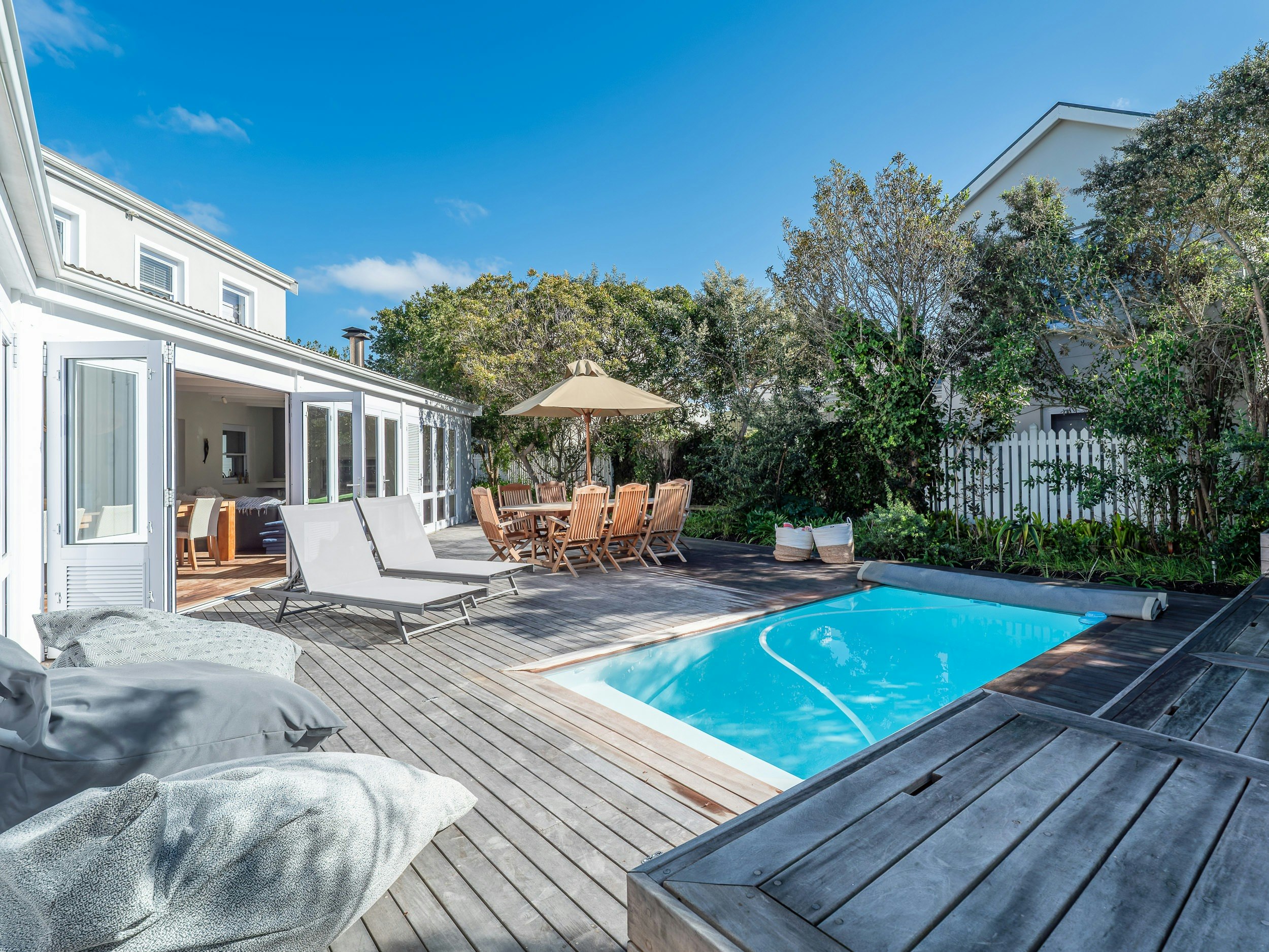 Comfy Home on Thesen with pool image no 28 of 39