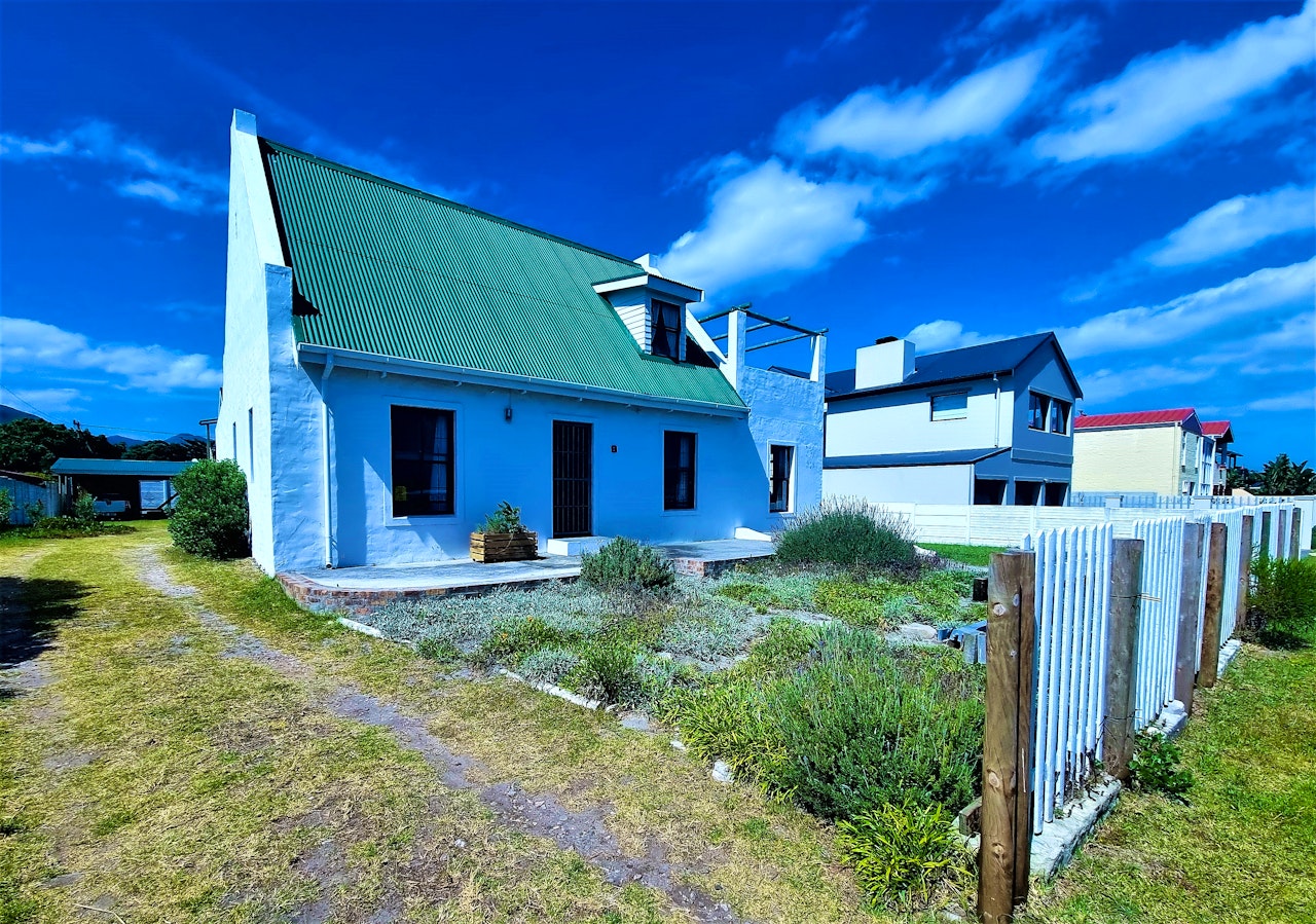 Hermanus Accommodation at  | Viya