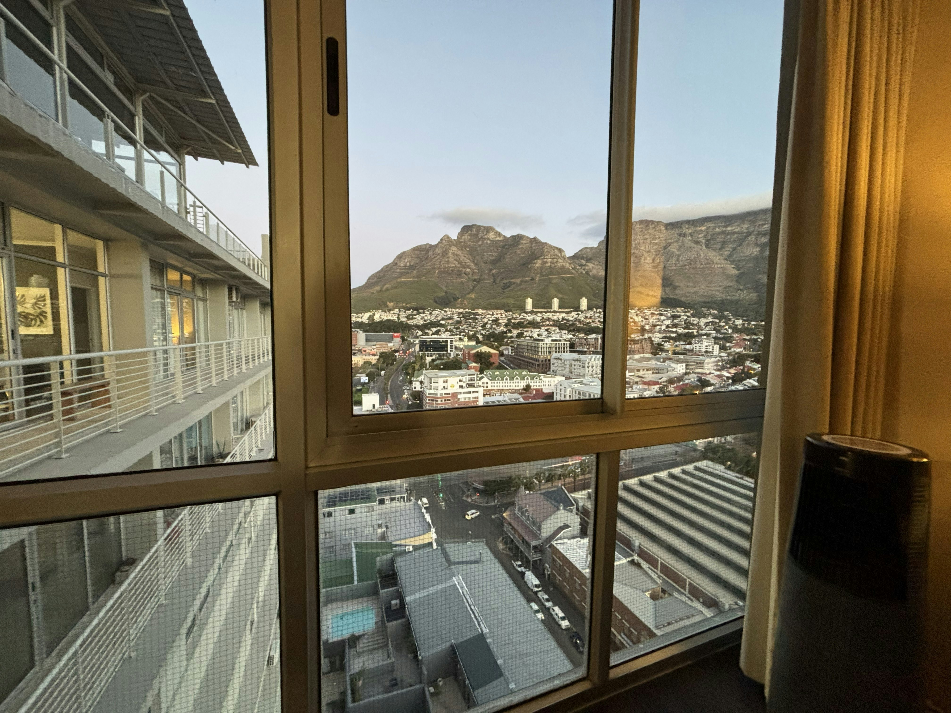 Luxury Top-Floor Retreat image no 39 of 82