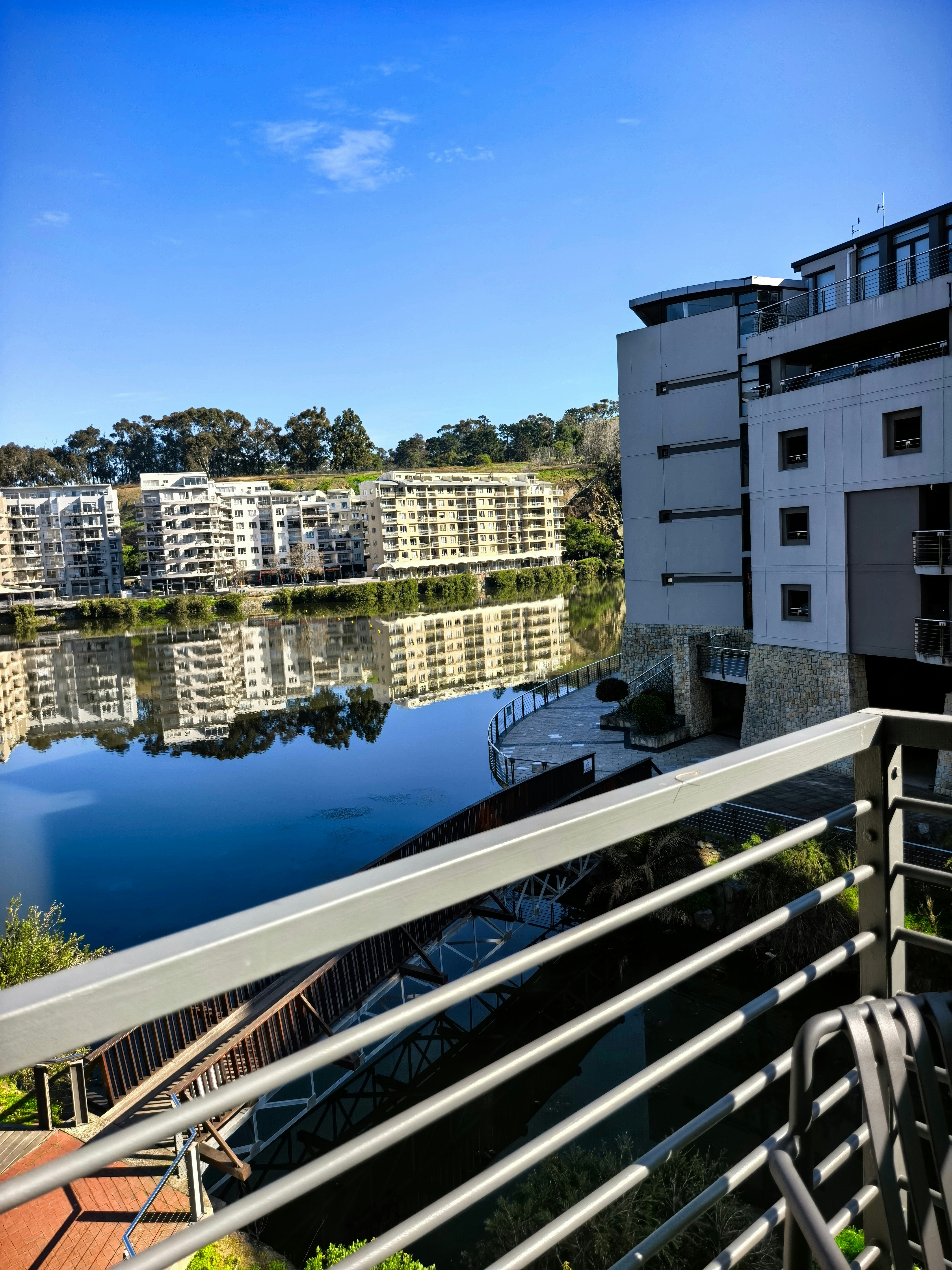 Stunning Lake View Apartment image no 26 of 27